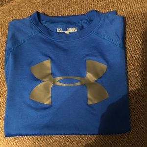 Boys medium under armor shirt